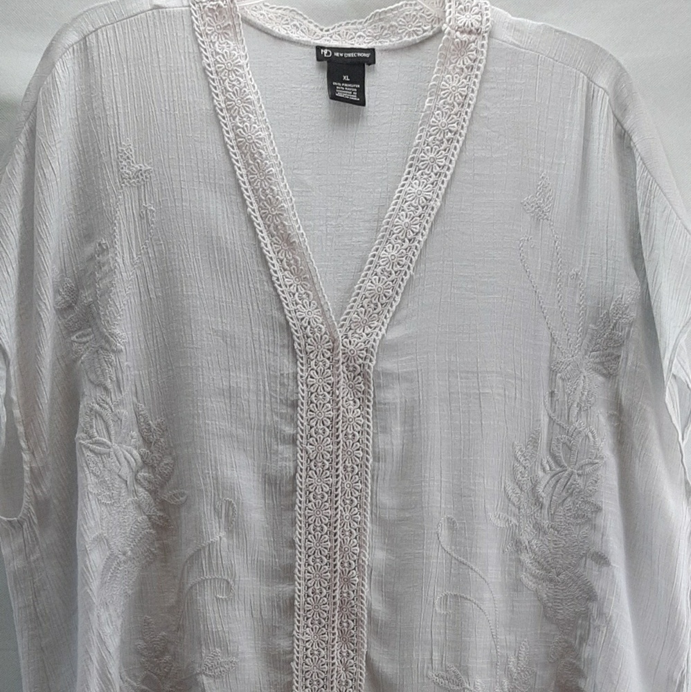 New directions Xl EMBROIDERED top xl